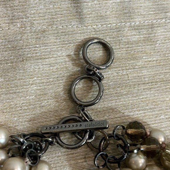 STELLA & DOT Glass Stone Pearls Sparkly Short Necklace - Picture 5 of 8